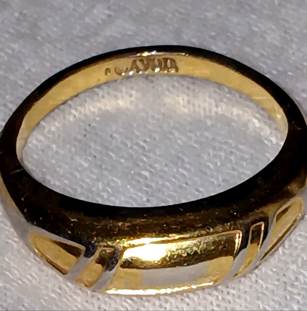 Vintage Avon Gold Band Ring